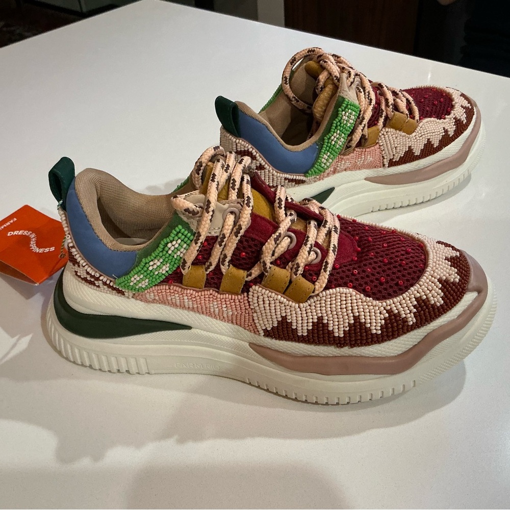 Brand new Farm Rio sneakers.
Chic Beaded Sneakers - Multicolor